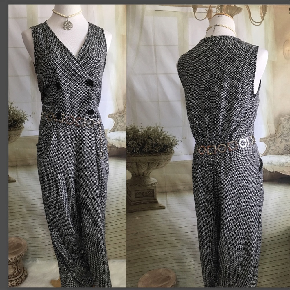 Max Studio Ladies Sleeveless Jumpsuit Nwot